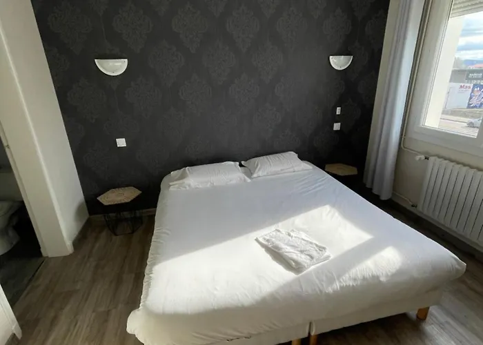 Le Relax 2* Aurillac